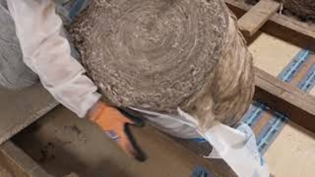 100mm Knauf Earthwool Loft Roll 44 Combi Cut - desktop-video-preview-2